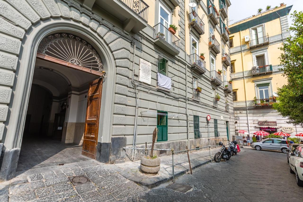 Orsola Comfort House By Napoliapartments Buitenkant foto